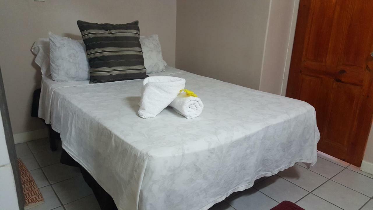 Rainbow Inn Grenville Екстер'єр фото